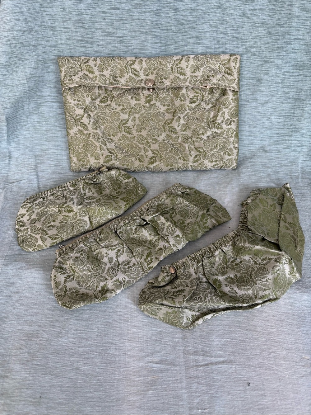 Vintage travel set never used